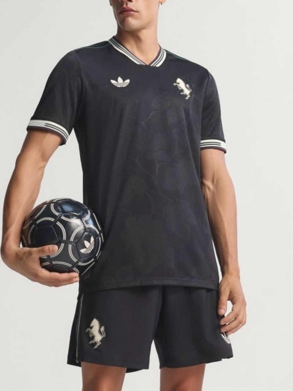 NWT adidas Juventus 25/26 Third Authentic Soccer Jersey Black Men’s Medium